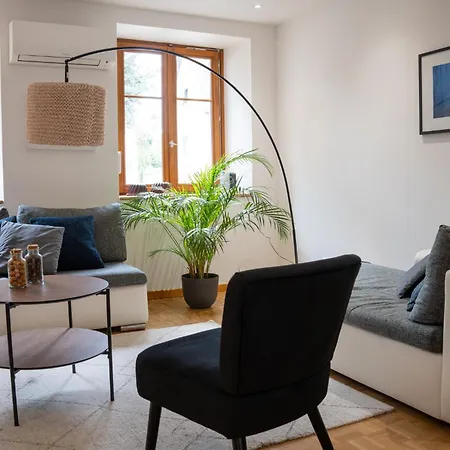 Pastis Nocleg ze śniadaniem 3*